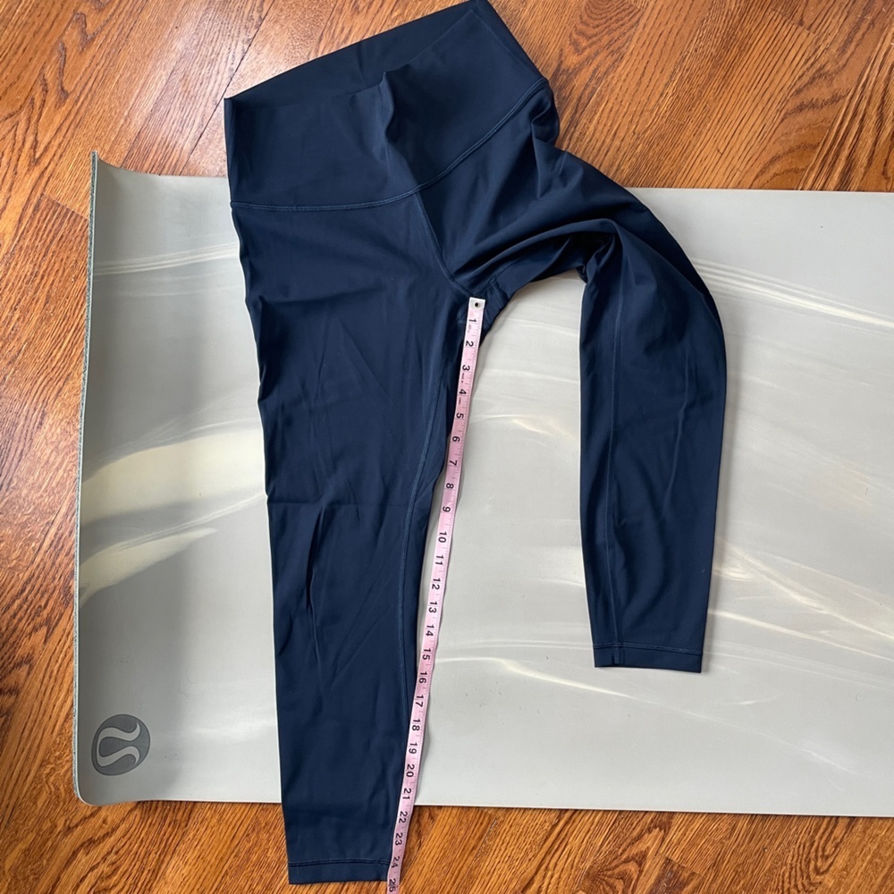 Lululemon I 8 - Picture 2 of 12